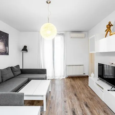Paseo De Gracia Modern And Cozy 3bd - 2bth * Barcelona