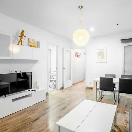 Paseo De Gracia Modern And Cozy 3bd - 2bth *