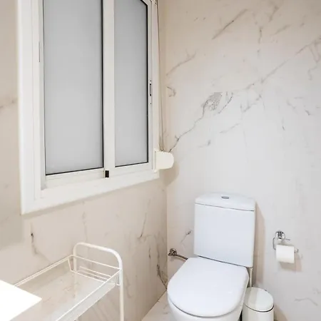 Paseo De Gracia Modern And Cozy 3bd - 2bth *