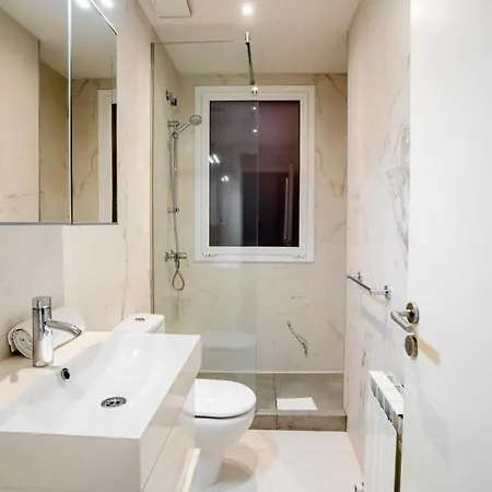 Paseo De Gracia Modern And Cozy 3bd - 2bth Apartment *