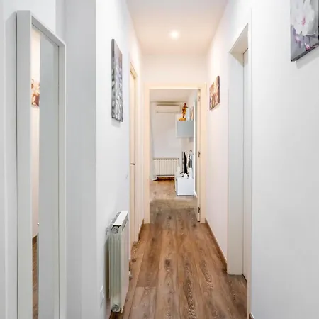 Paseo De Gracia Modern And Cozy 3bd - 2bth Apartment *